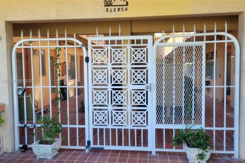 Copropriété à louer à Miami Beach, Floride: 35.3 m2 № 1996698 - photo 25