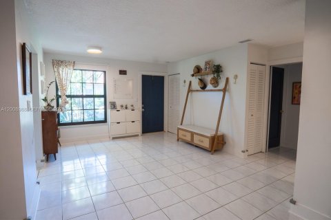 Condo in Davie, Florida, 3 bedrooms  № 2075059 - photo 5