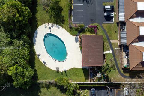 Condo in Davie, Florida, 3 bedrooms  № 2075059 - photo 2
