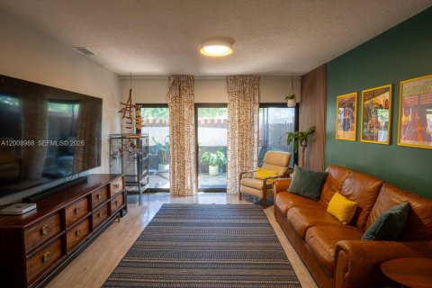 Condo in Davie, Florida, 3 bedrooms  № 2075059 - photo 12