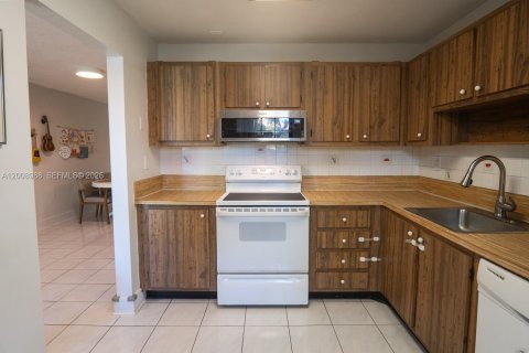 Condo in Davie, Florida, 3 bedrooms  № 2075059 - photo 10