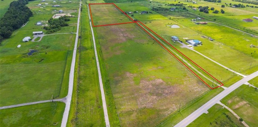 Land in Fort Meade, Florida № 1806987