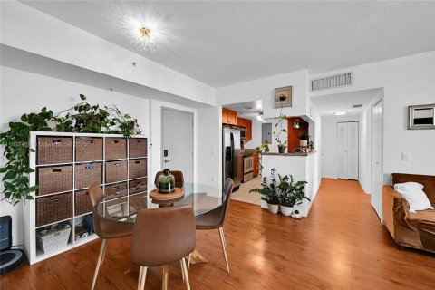 Condo in Miami, Florida, 2 bedrooms  № 1822180 - photo 8