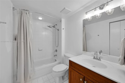 Condo in Miami, Florida, 2 bedrooms  № 1822180 - photo 20