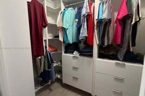 Villa ou maison à louer à Miami, Floride: 4 chambres, 271.74 m2 № 2051462 - photo 14