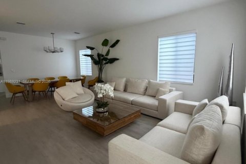 Villa ou maison à louer à Miami, Floride: 4 chambres, 271.74 m2 № 2051462 - photo 8