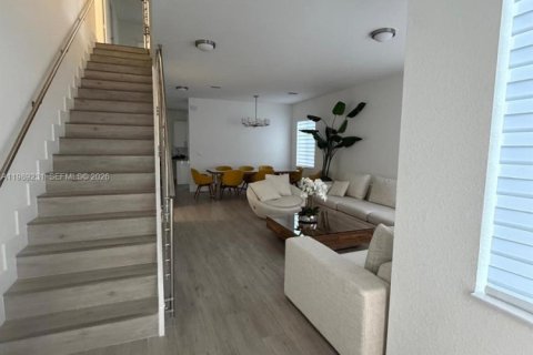 Villa ou maison à louer à Miami, Floride: 4 chambres, 271.74 m2 № 2051462 - photo 12