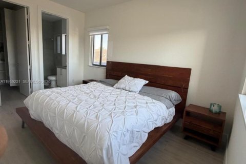 Villa ou maison à louer à Miami, Floride: 4 chambres, 271.74 m2 № 2051462 - photo 22