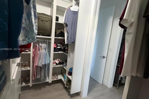 Villa ou maison à louer à Miami, Floride: 4 chambres, 271.74 m2 № 2051462 - photo 17