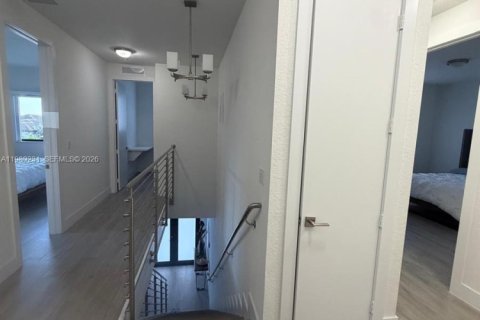 Villa ou maison à louer à Miami, Floride: 4 chambres, 271.74 m2 № 2051462 - photo 7