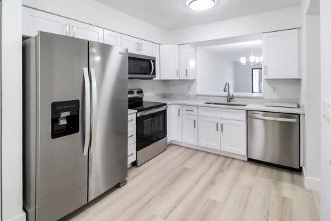 Condominio en Delray Beach, Florida, 2 dormitorios  № 2267806