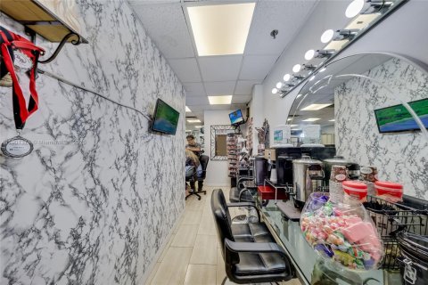 Condo in Miami, Florida, 2 bedrooms  № 1953784 - photo 24