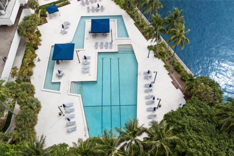 Condo in Miami, Florida, 2 bedrooms  № 1953784 - photo 3