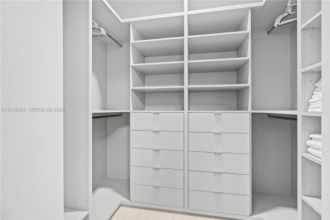 Copropriété à louer à Miami, Floride: 1 chambre № 2415702 - photo 13