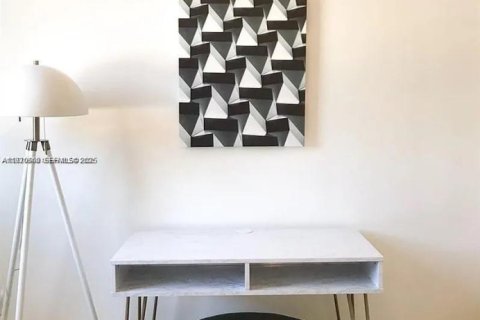 Condo in Miami Beach, Florida № 1989425 - photo 5