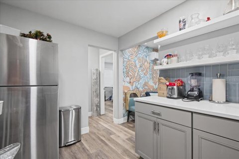 Immobilier commercial à vendre à Largo, Floride: 57.23 m2 № 2425902 - photo 6