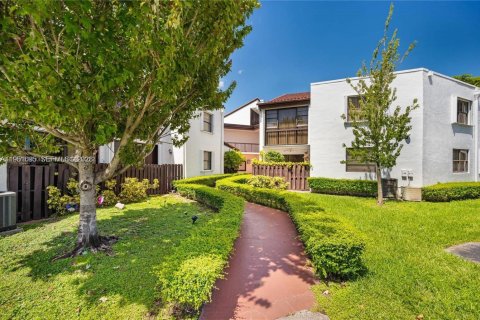 Снять в аренду кондоминиум в Майами, Флорида 2 спальни, 92.9м2, № 2006265 - фото 1