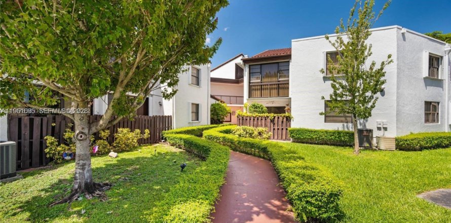 Кондоминиум с 2 спальнями в Майами, Флорида № 2006265