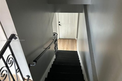 Condo in Lauderhill, Florida, 2 bedrooms № 1896754 - photo 5