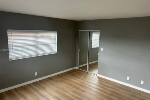 Condo in Lauderhill, Florida, 2 bedrooms № 1896754 - photo 15