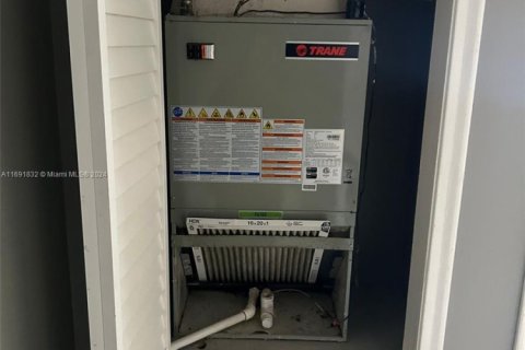 Condo in Lauderhill, Florida, 2 bedrooms № 1896754 - photo 6