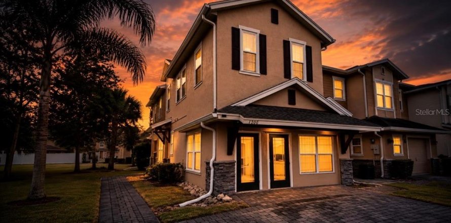 Touwnhouse à Kissimmee, Floride 4 chambres, 182.92 m2 № 2095654