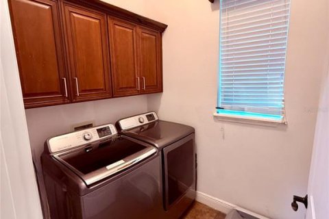 Touwnhouse à vendre à Kissimmee, Floride: 4 chambres, 182.92 m2 № 2095654 - photo 15