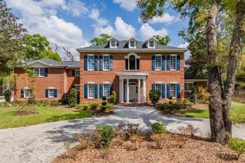 House in Dover, Florida 6 bedrooms, 589.09 sq.m. № 2233706