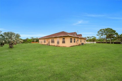 Villa ou maison à vendre à Clewiston, Floride: 5 chambres, 434.78 m2 № 1751190 - photo 9