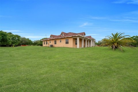 Villa ou maison à vendre à Clewiston, Floride: 5 chambres, 434.78 m2 № 1751190 - photo 10