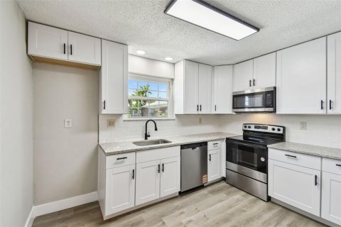 Copropriété à vendre à Saint Petersburg, Floride: 2 chambres, 99.87 m2 № 1761500 - photo 6
