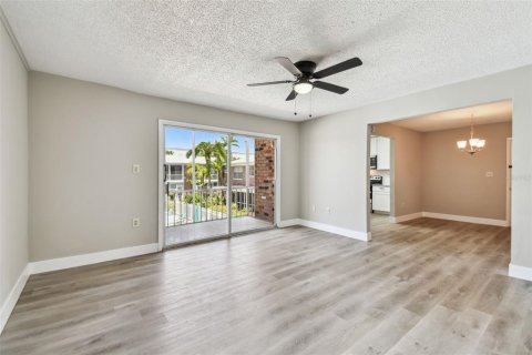 Copropriété à vendre à Saint Petersburg, Floride: 2 chambres, 99.87 m2 № 1761500 - photo 2