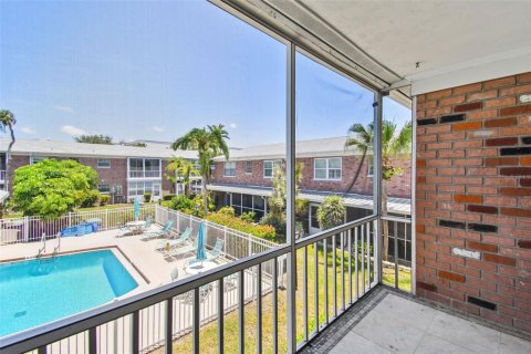 Copropriété à vendre à Saint Petersburg, Floride: 2 chambres, 99.87 m2 № 1761500 - photo 18