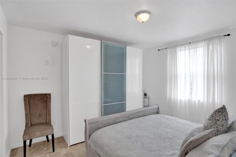 Copropriété à louer à Sunny Isles Beach, Floride: 3 chambres, 125.7 m2 № 1958499 - photo 16