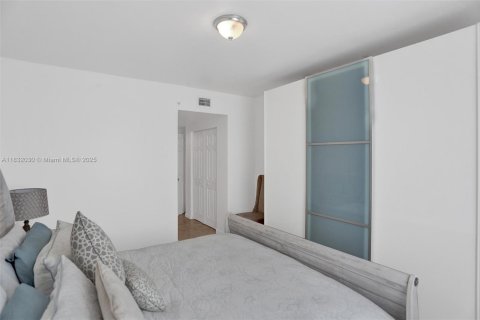 Copropriété à louer à Sunny Isles Beach, Floride: 3 chambres, 125.7 m2 № 1958499 - photo 17