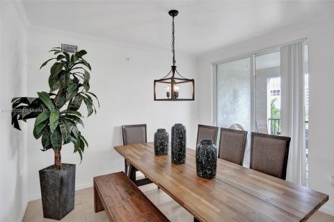 Copropriété à louer à Sunny Isles Beach, Floride: 3 chambres, 125.7 m2 № 1958499 - photo 4