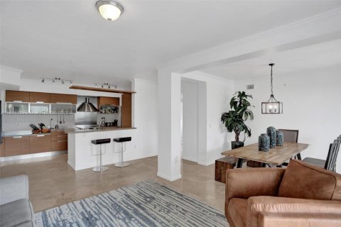 Copropriété à louer à Sunny Isles Beach, Floride: 3 chambres, 125.7 m2 № 1958499 - photo 2