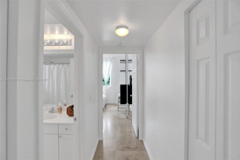 Copropriété à louer à Sunny Isles Beach, Floride: 3 chambres, 125.7 m2 № 1958499 - photo 8