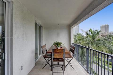 Copropriété à louer à Sunny Isles Beach, Floride: 3 chambres, 125.7 m2 № 1958499 - photo 19