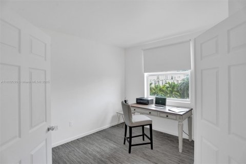 Copropriété à louer à Sunny Isles Beach, Floride: 3 chambres, 125.7 m2 № 1958499 - photo 6