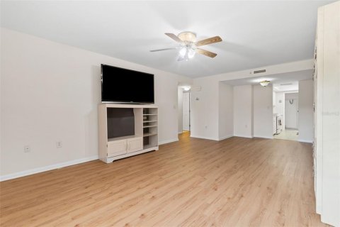Copropriété à vendre à Saint Petersburg, Floride: 2 chambres, 87.33 m2 № 2105646 - photo 8