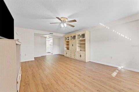 Copropriété à vendre à Saint Petersburg, Floride: 2 chambres, 87.33 m2 № 2105646 - photo 5