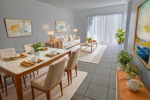 Condominio en venta en Miramar, Florida, 2 dormitorios, 77.29 m2 № 1945686 - foto 2