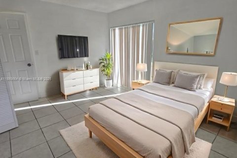 Condominio en venta en Miramar, Florida, 2 dormitorios, 77.29 m2 № 1945686 - foto 5
