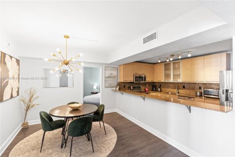 Condominio en venta en Sunny Isles Beach, Florida, 3 dormitorios, 154.68 m2 № 2012917 - foto 7