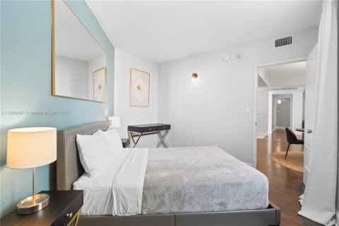 Condominio en venta en Sunny Isles Beach, Florida, 3 dormitorios, 154.68 m2 № 2012917 - foto 11