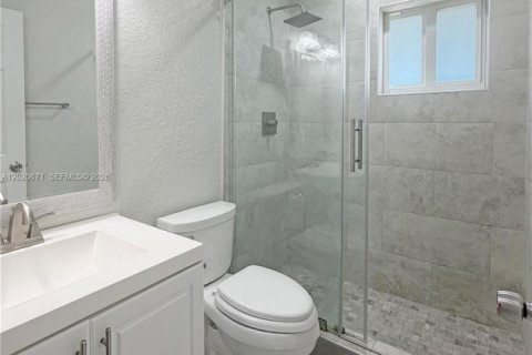 House in Miami Gardens, Florida 4 bedrooms, 112.23 sq.m. № 2083472 - photo 6