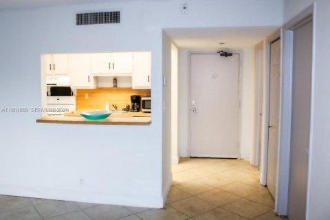 Condominio en alquiler en Weston, Florida, 2 dormitorios, 102.75 m2 № 2026102 - foto 4