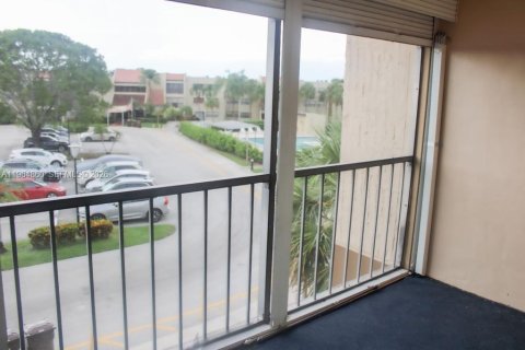 Condominio en alquiler en Weston, Florida, 2 dormitorios, 102.75 m2 № 2026102 - foto 8