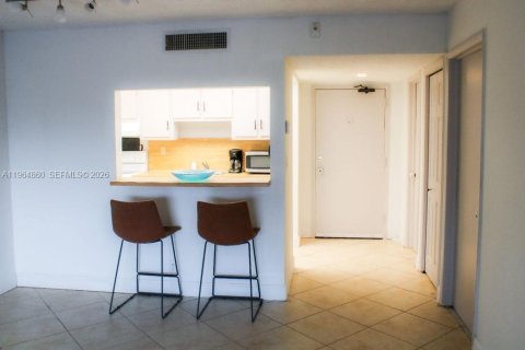 Condominio en alquiler en Weston, Florida, 2 dormitorios, 102.75 m2 № 2026102 - foto 5